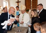 ​Biskup Radoš krstio peto dijete obitelji Gorana i Andrine Bunčić
